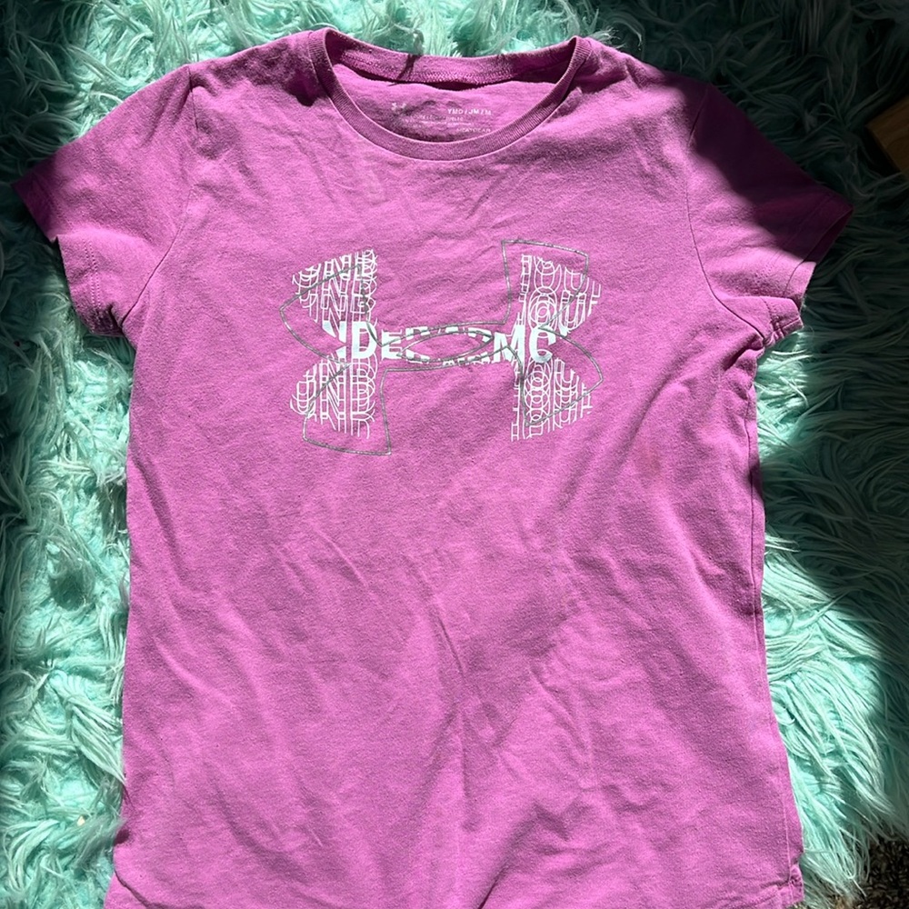 Under armor, youth mediam, and the color is a pinkish purple